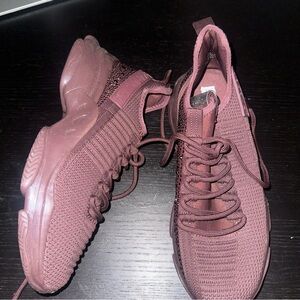 Steve Madden size 10 glitzy burgundy Tennis